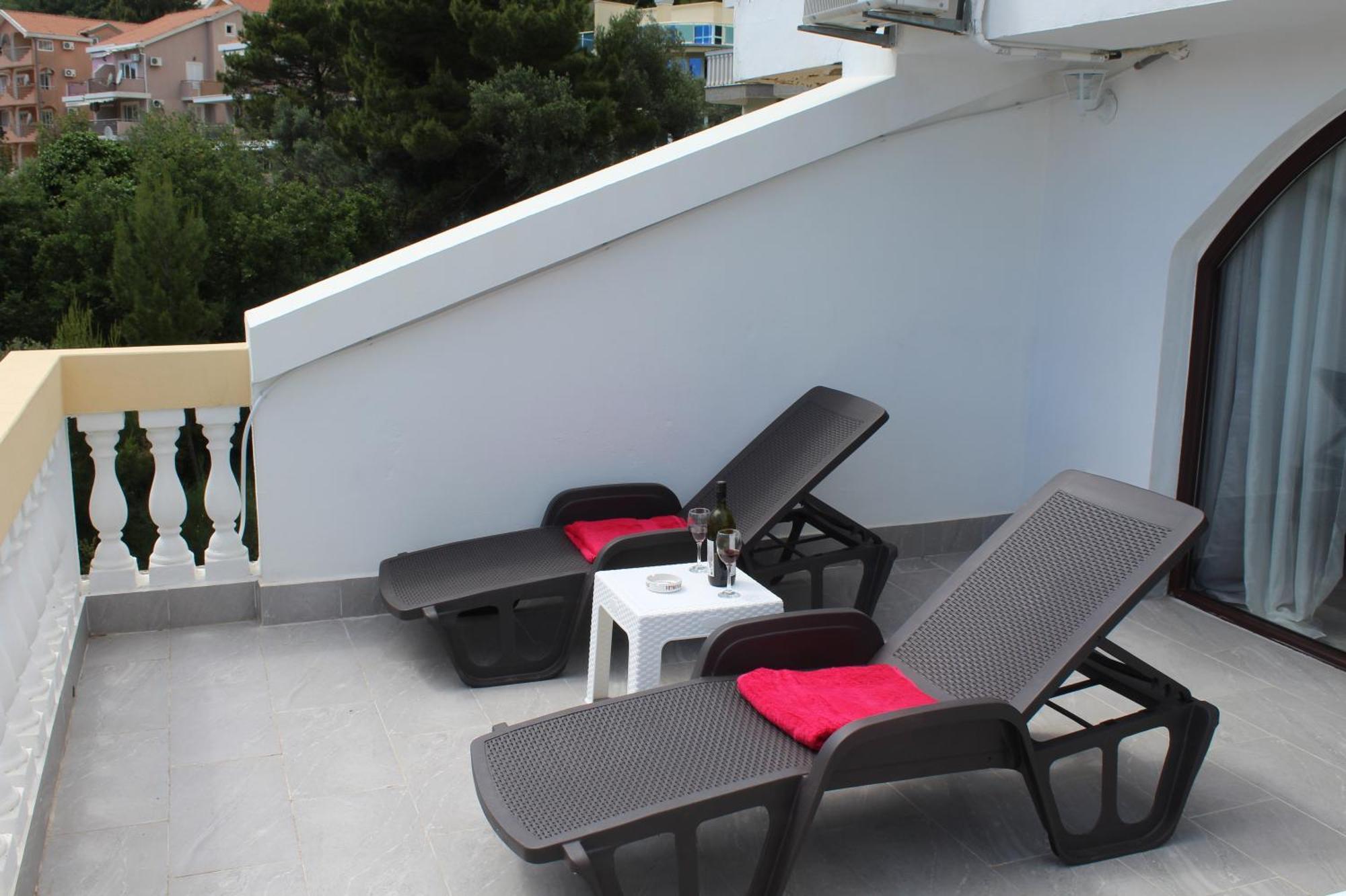 Apartmani Lime Petrovac Exterior photo